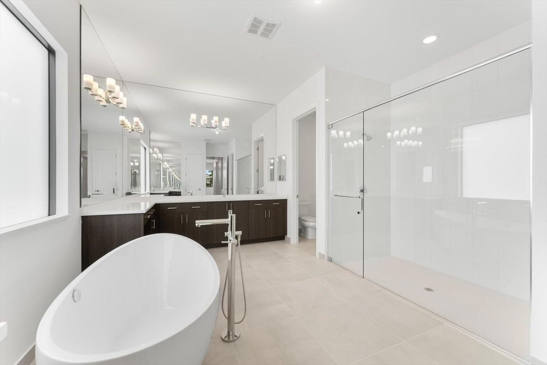 For Sale: $2,870,000 (5 beds, 5 baths, 5256 Square Feet)