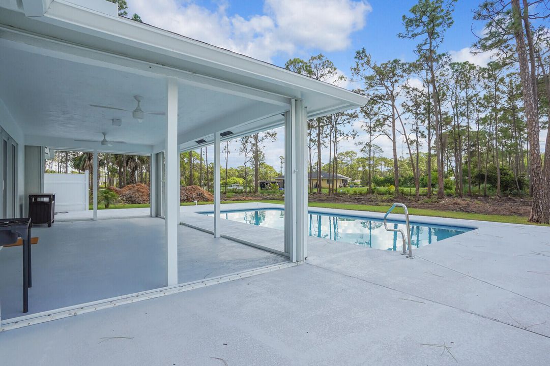 合同活跃: $4,650 (3 贝兹, 3 浴室, 1835 平方英尺)