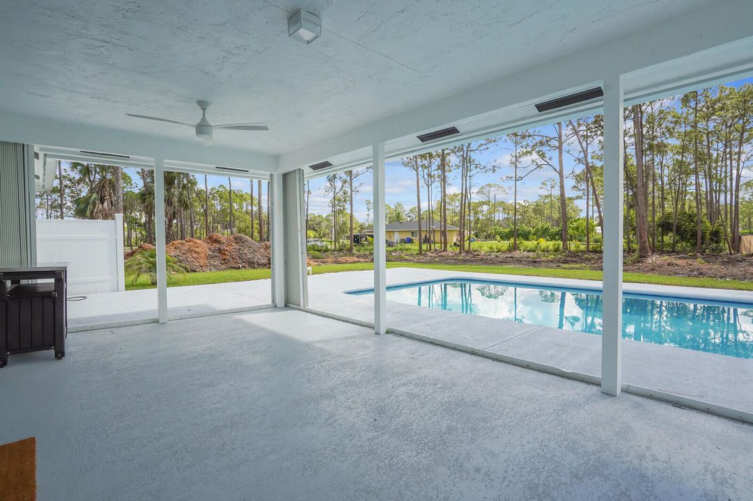 合同活跃: $4,650 (3 贝兹, 3 浴室, 1835 平方英尺)