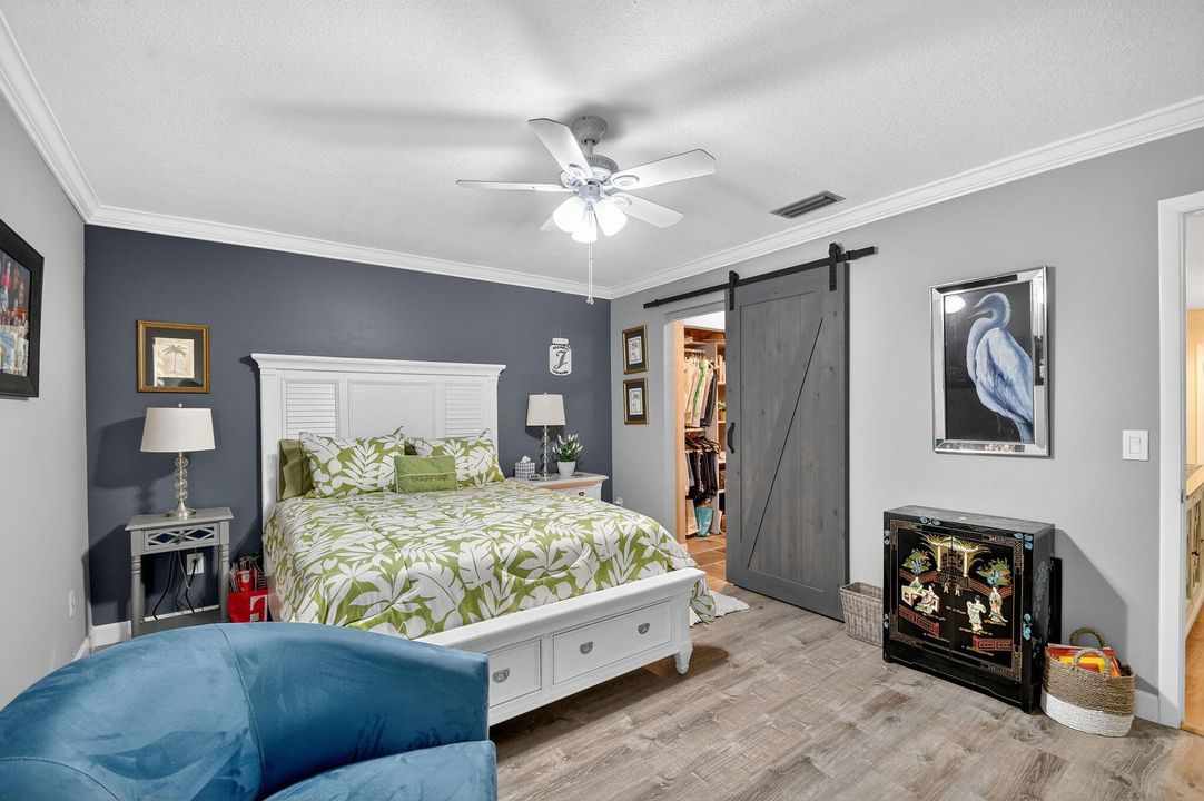 合同活跃: $269,900 (2 贝兹, 2 浴室, 1295 平方英尺)