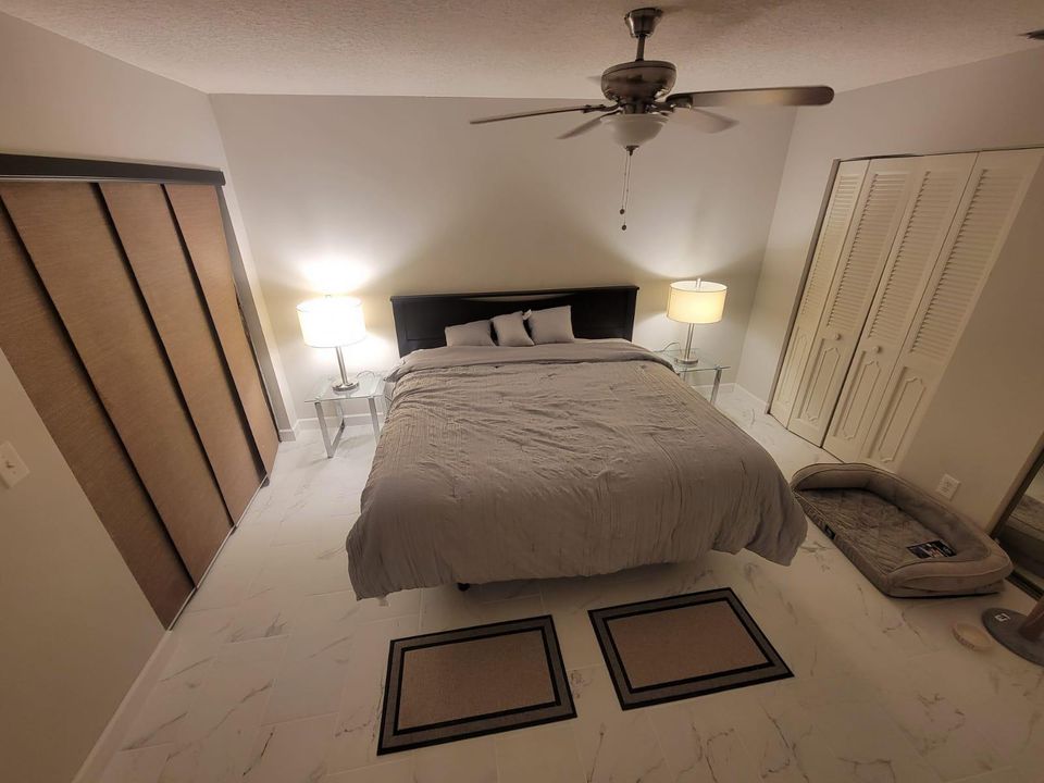 合同活跃: $2,200 (2 贝兹, 2 浴室, 1243 平方英尺)