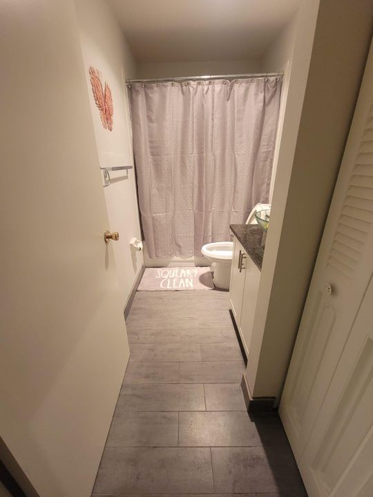 合同活跃: $2,200 (2 贝兹, 2 浴室, 1243 平方英尺)