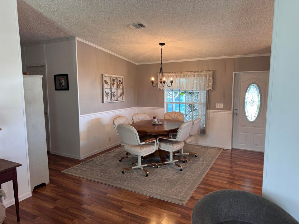 Active With Contract: $207,000 (2 beds, 2 baths, 1776 Square Feet)