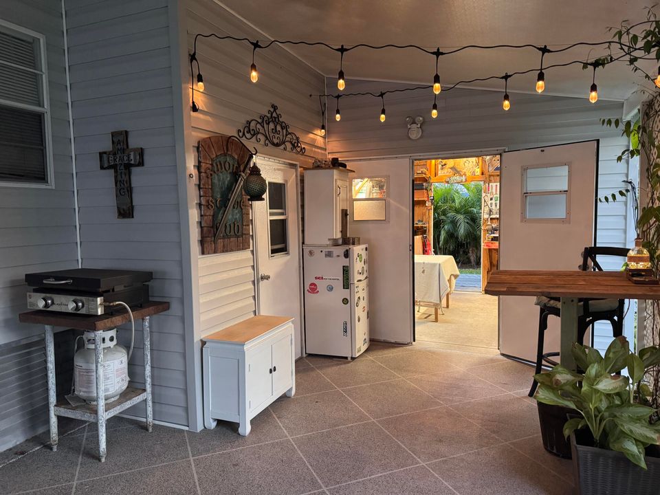 Active With Contract: $207,000 (2 beds, 2 baths, 1776 Square Feet)