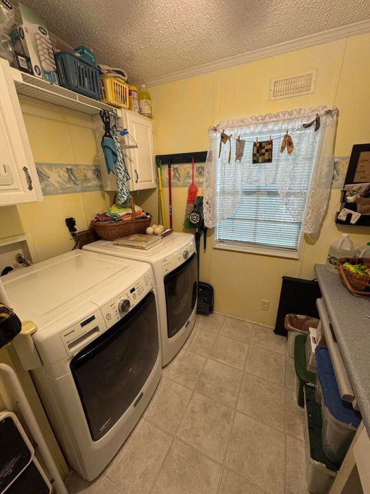 Active With Contract: $207,000 (2 beds, 2 baths, 1776 Square Feet)