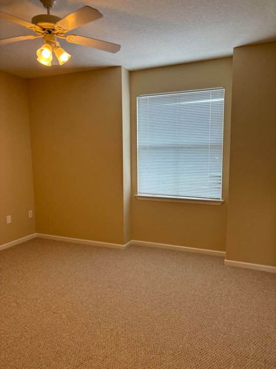 出租: $2,800 (2 贝兹, 2 浴室, 1414 平方英尺)