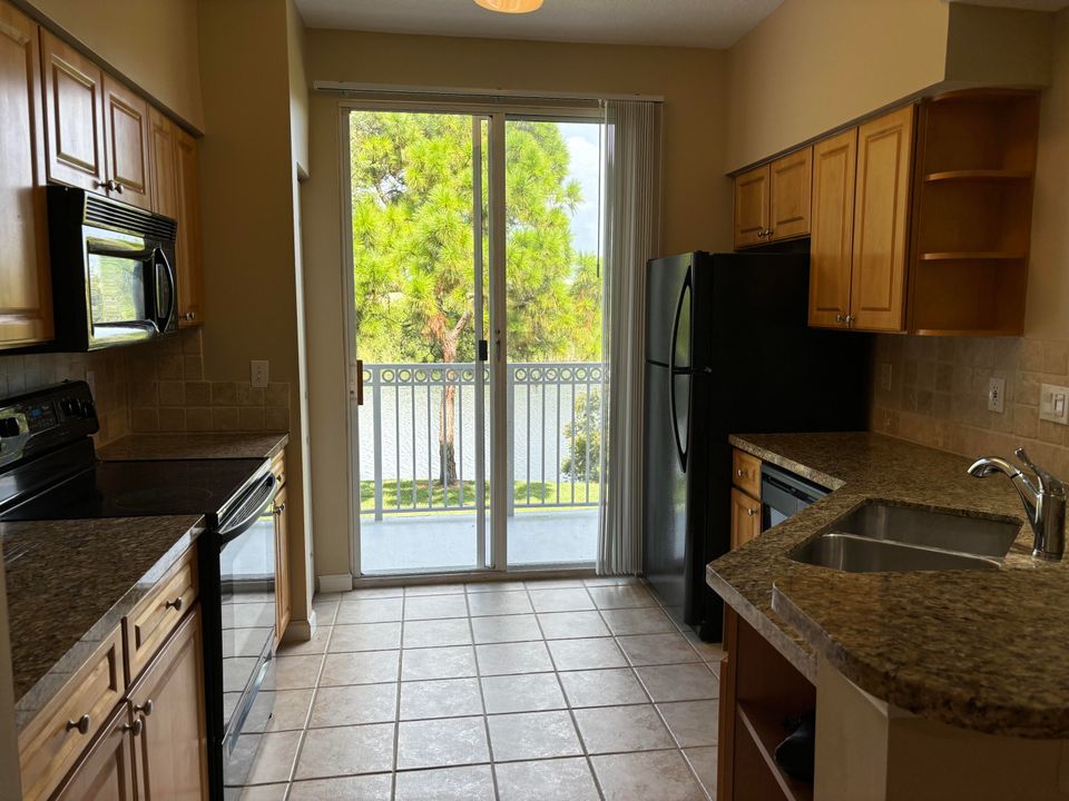 出租: $2,800 (2 贝兹, 2 浴室, 1414 平方英尺)