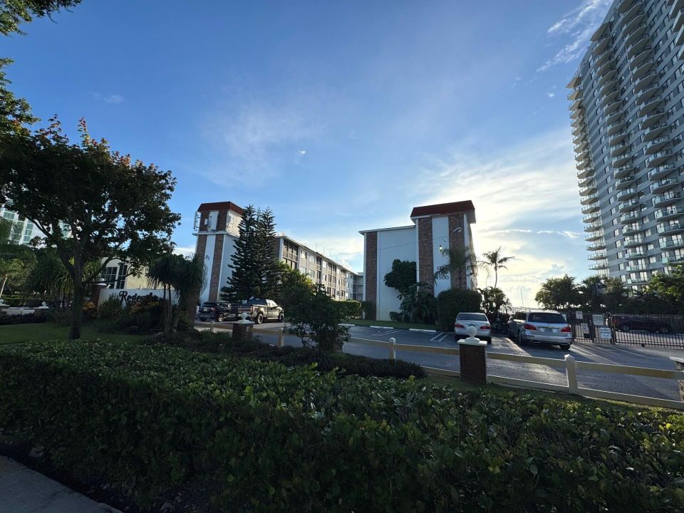 Activo con contrato: $1,950 (2 camas, 2 baños, 948 Pies cuadrados)