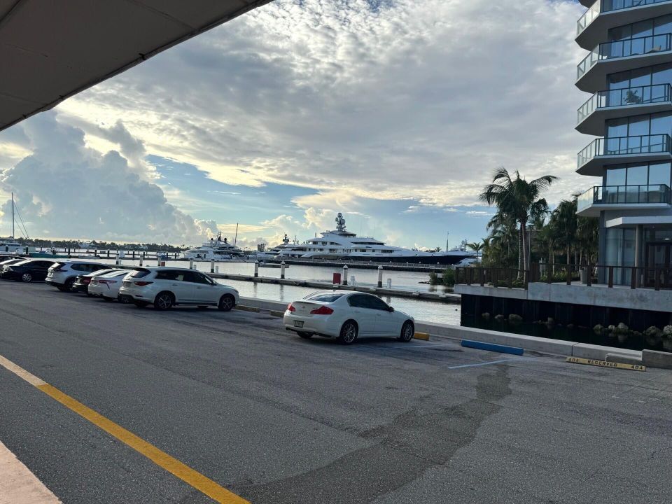 Activo con contrato: $1,950 (2 camas, 2 baños, 948 Pies cuadrados)