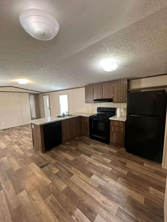 待售: $204,900 (3 贝兹, 2 浴室, 924 平方英尺)