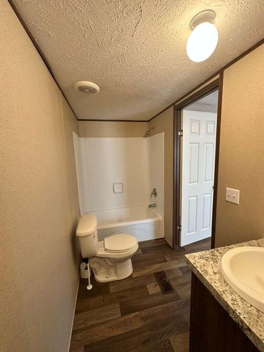 待售: $204,900 (3 贝兹, 2 浴室, 924 平方英尺)