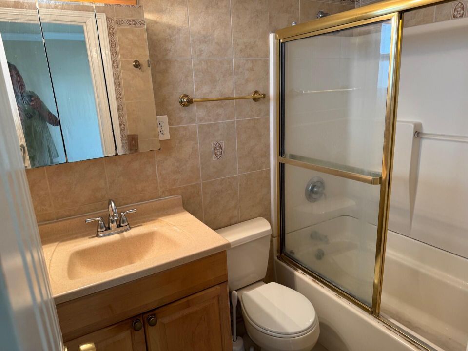 Activo con contrato: $1,950 (2 camas, 2 baños, 948 Pies cuadrados)