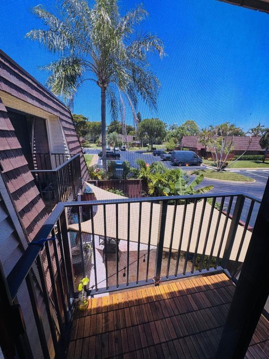 На продажу: $349,999 (2 спален, 2 ванн, 1236 Квадратных фут)