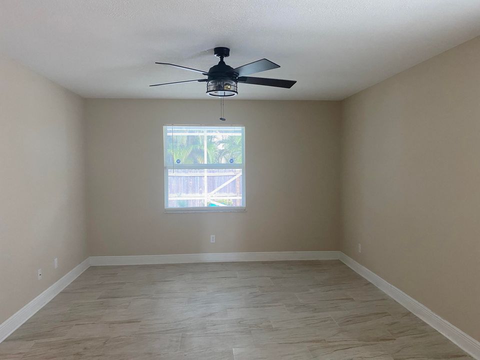 For Rent: $3,000 (3 beds, 2 baths, 1399 Square Feet)