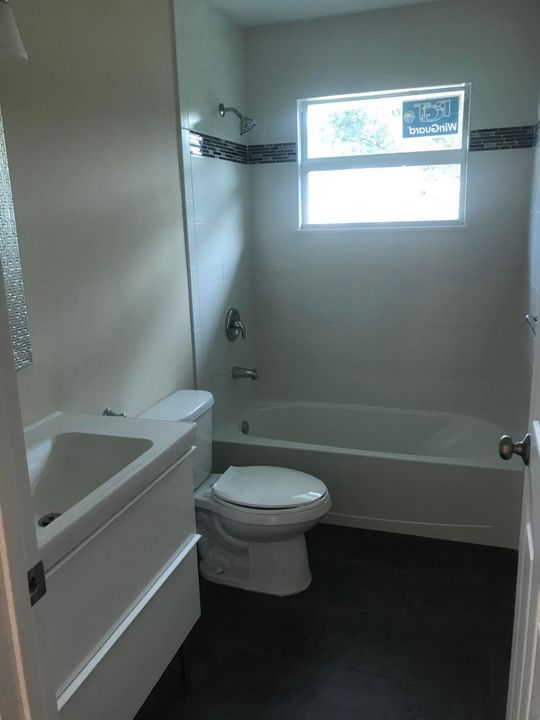 For Rent: $3,000 (3 beds, 2 baths, 1399 Square Feet)