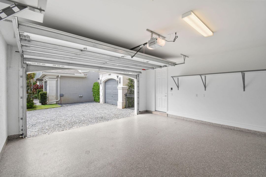 Activo con contrato: $1,999,999 (5 camas, 6 baños, 4783 Pies cuadrados)