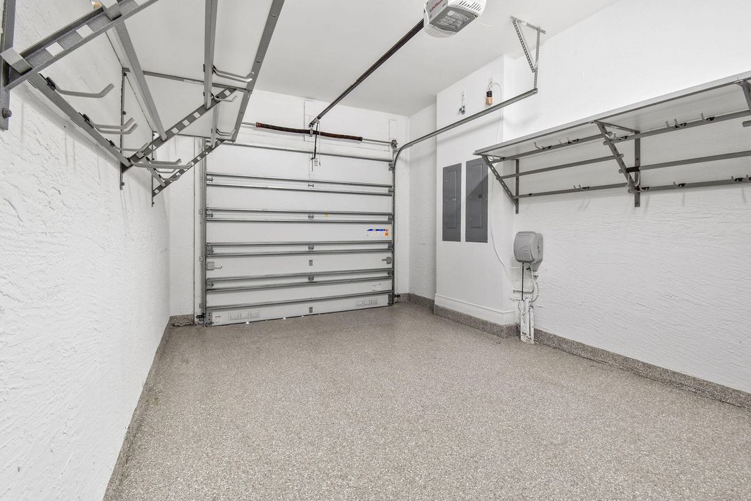 Activo con contrato: $1,999,999 (5 camas, 6 baños, 4783 Pies cuadrados)