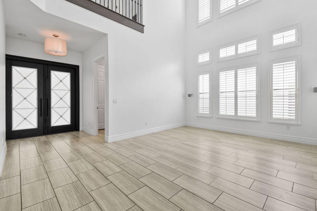 Activo con contrato: $1,999,999 (5 camas, 6 baños, 4783 Pies cuadrados)