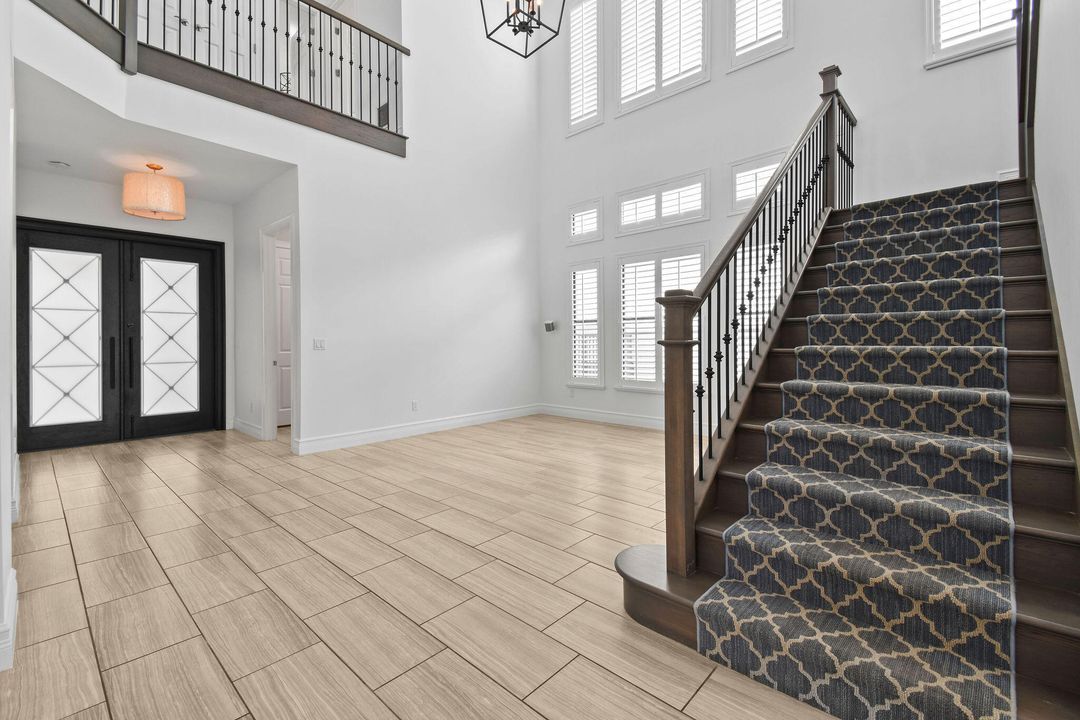 Activo con contrato: $1,999,999 (5 camas, 6 baños, 4783 Pies cuadrados)