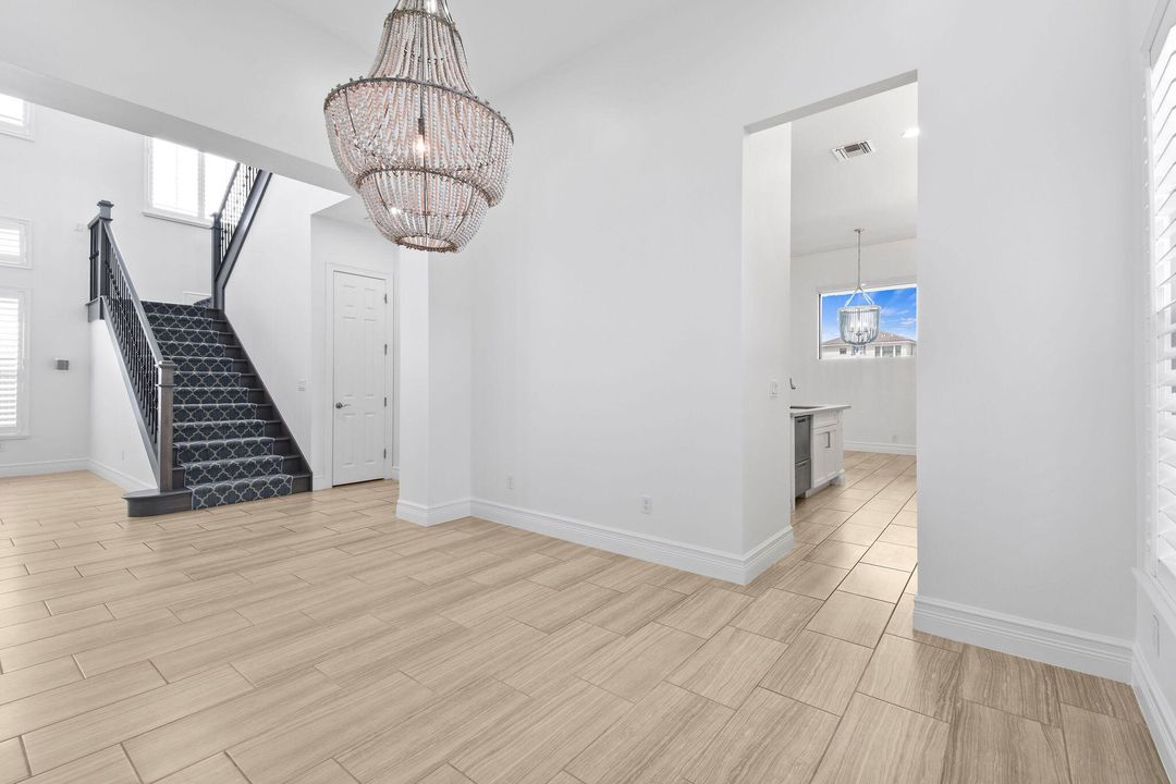 Activo con contrato: $1,999,999 (5 camas, 6 baños, 4783 Pies cuadrados)