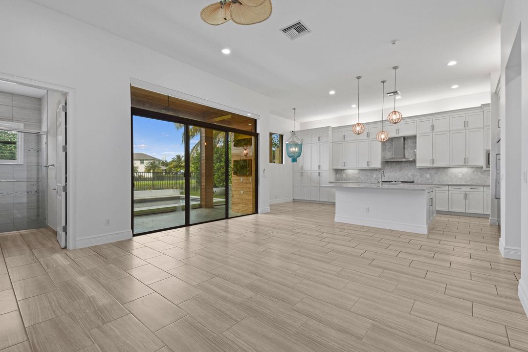 Activo con contrato: $1,999,999 (5 camas, 6 baños, 4783 Pies cuadrados)