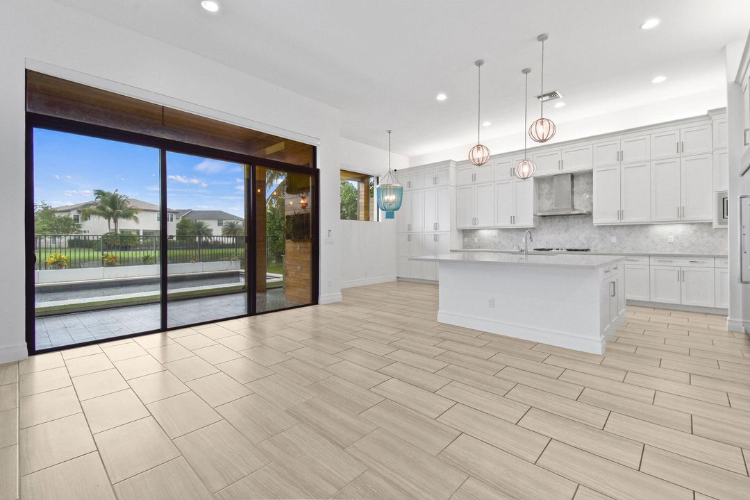 Activo con contrato: $1,999,999 (5 camas, 6 baños, 4783 Pies cuadrados)