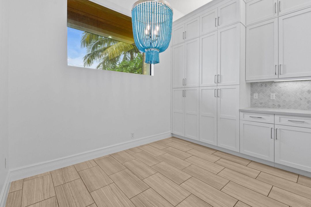 Activo con contrato: $1,999,999 (5 camas, 6 baños, 4783 Pies cuadrados)