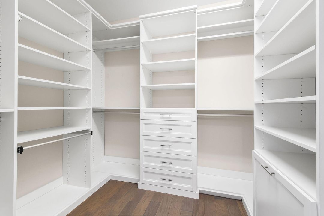 Activo con contrato: $1,999,999 (5 camas, 6 baños, 4783 Pies cuadrados)