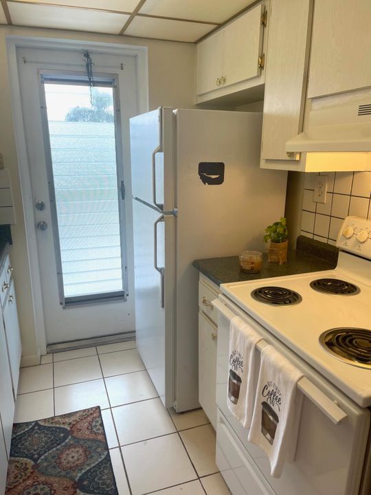 For Sale: $114,999 (2 beds, 1 baths, 729 Square Feet)