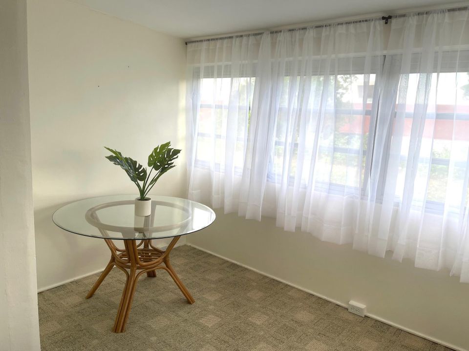 For Sale: $114,999 (2 beds, 1 baths, 729 Square Feet)