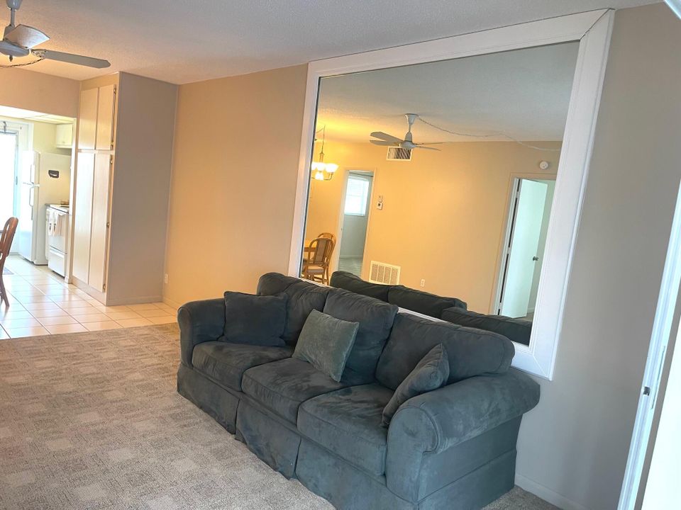 For Sale: $114,999 (2 beds, 1 baths, 729 Square Feet)