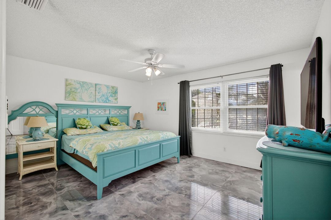 待售: $725,000 (4 贝兹, 3 浴室, 1866 平方英尺)