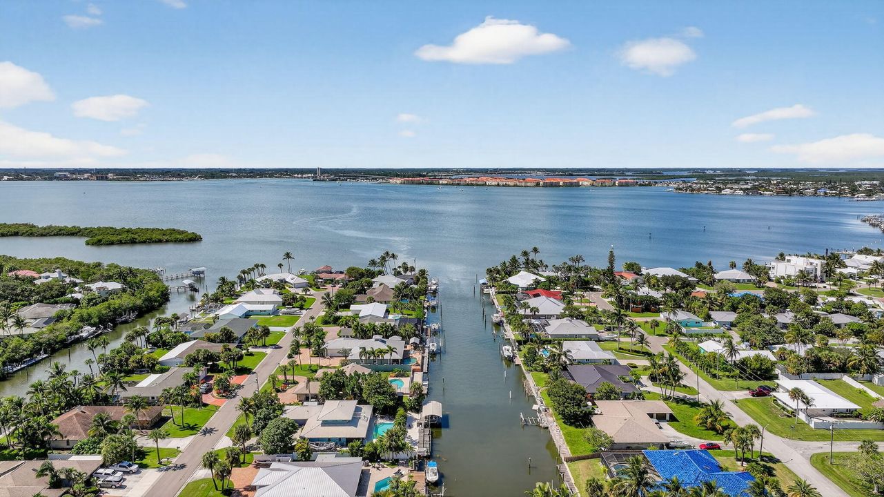 待售: $725,000 (4 贝兹, 3 浴室, 1866 平方英尺)