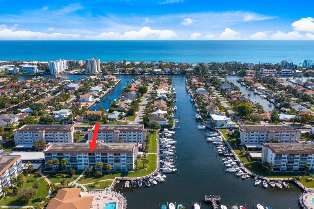 Recently Rented: $2,600 (2 beds, 2 baths, 1200 Square Feet)