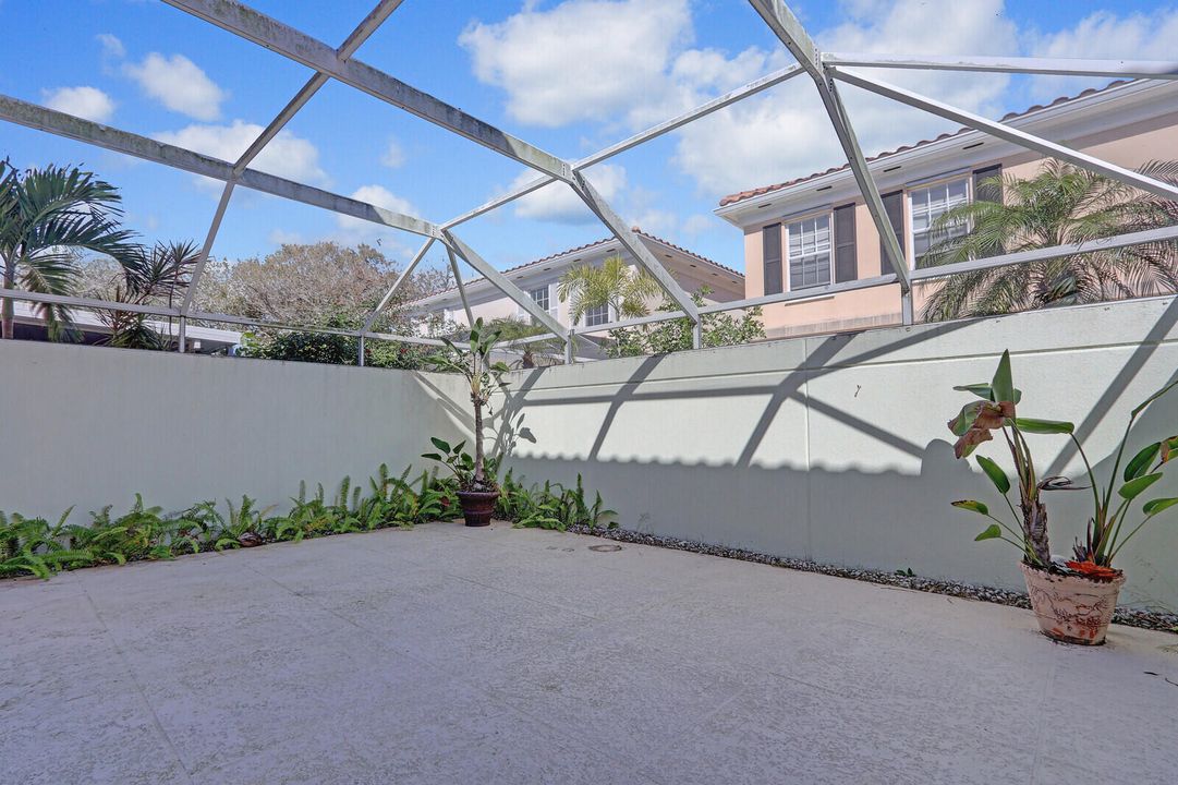 Activo con contrato: $500,000 (3 camas, 2 baños, 1298 Pies cuadrados)