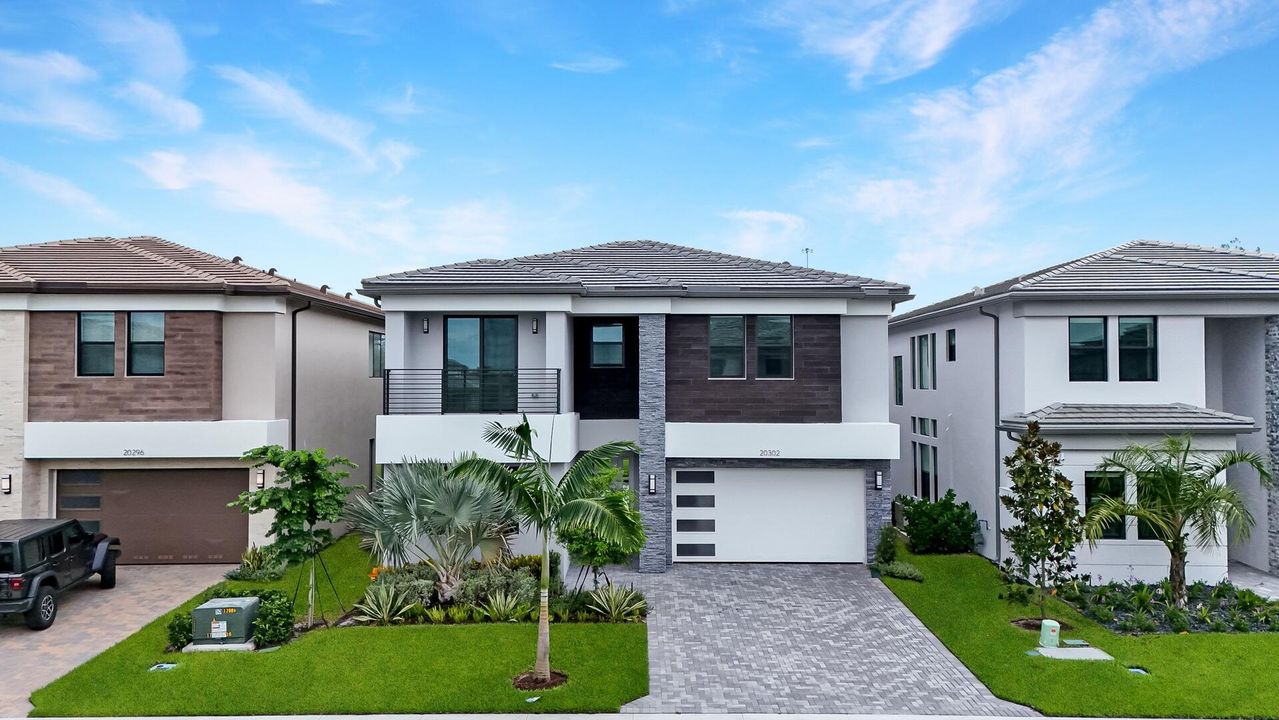 For Sale: $1,899,000 (5 beds, 7 baths, 4605 Square Feet)