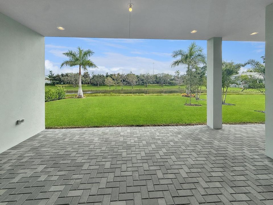 For Sale: $1,899,000 (5 beds, 7 baths, 4605 Square Feet)