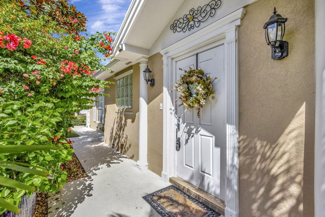 Active With Contract: $325,000 (2 beds, 2 baths, 1680 Square Feet)