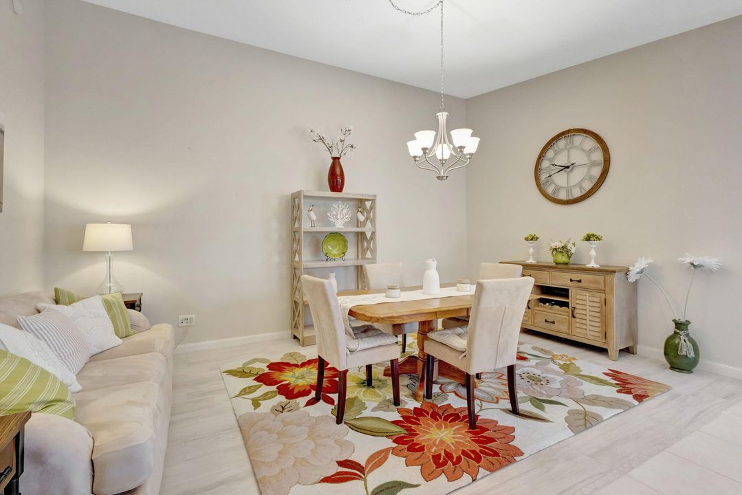 Active With Contract: $325,000 (2 beds, 2 baths, 1680 Square Feet)