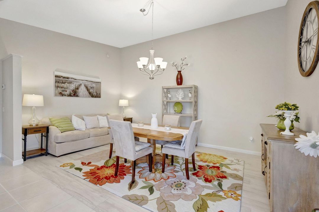 Active With Contract: $325,000 (2 beds, 2 baths, 1680 Square Feet)
