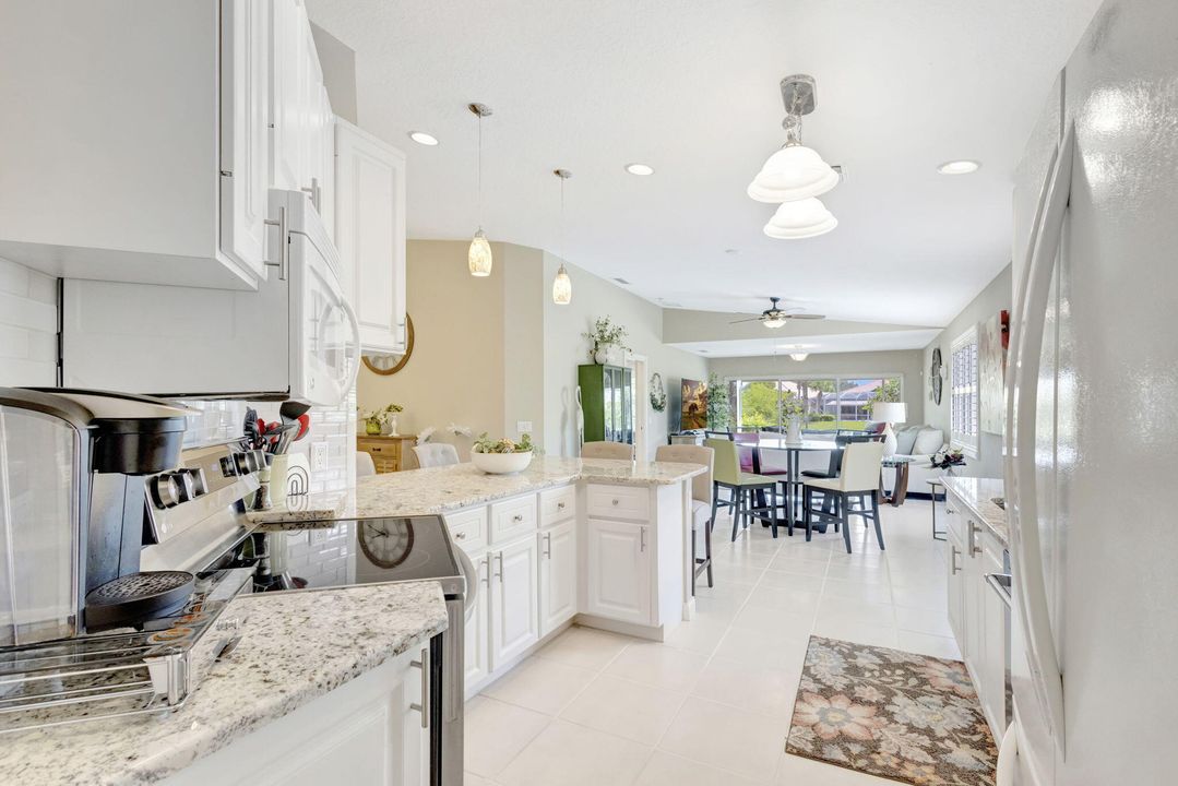 Active With Contract: $325,000 (2 beds, 2 baths, 1680 Square Feet)