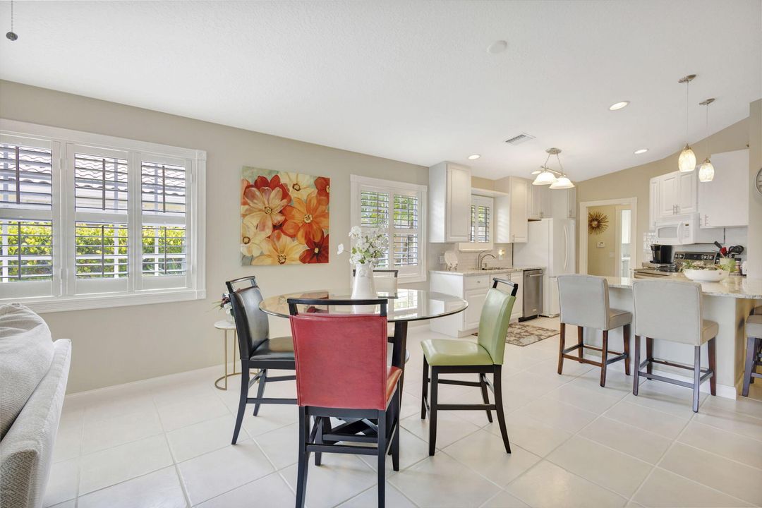 Active With Contract: $325,000 (2 beds, 2 baths, 1680 Square Feet)