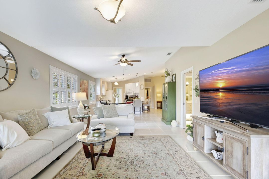 Active With Contract: $325,000 (2 beds, 2 baths, 1680 Square Feet)