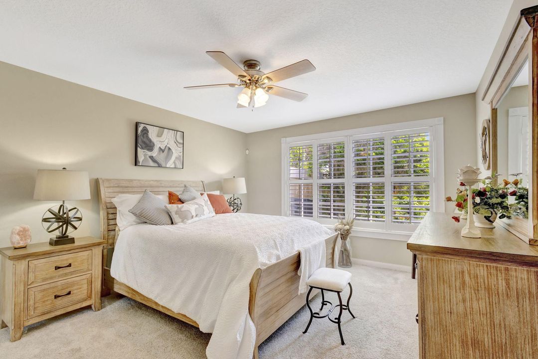 Active With Contract: $325,000 (2 beds, 2 baths, 1680 Square Feet)