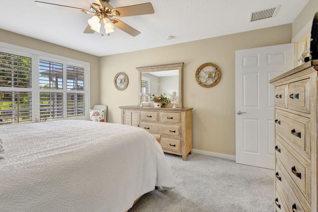 Active With Contract: $325,000 (2 beds, 2 baths, 1680 Square Feet)