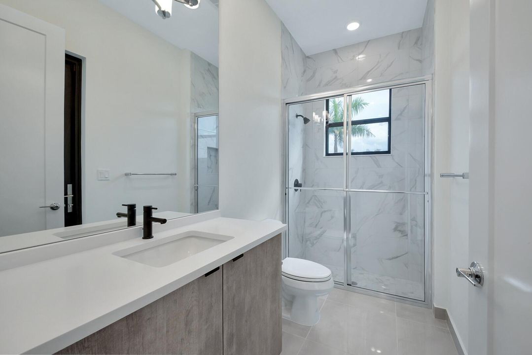 For Sale: $1,899,000 (5 beds, 7 baths, 4605 Square Feet)