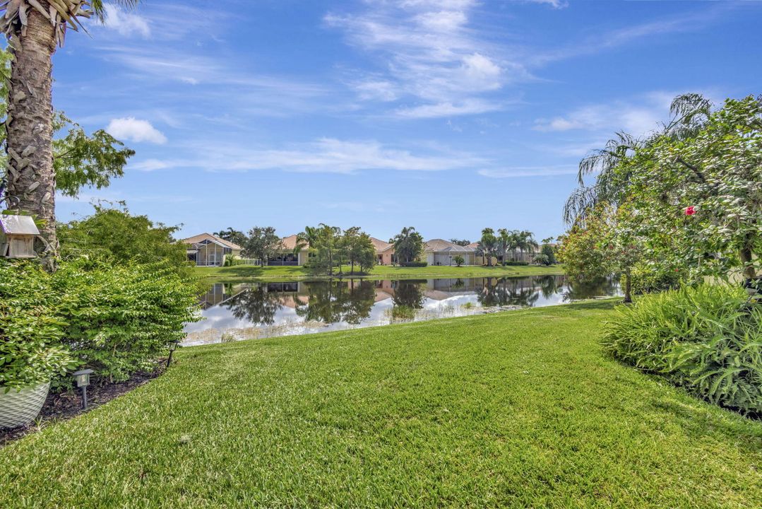 Active With Contract: $325,000 (2 beds, 2 baths, 1680 Square Feet)