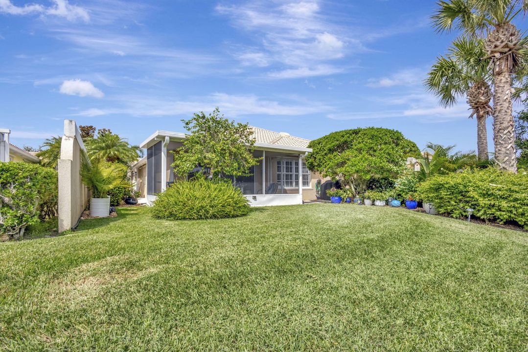 Active With Contract: $325,000 (2 beds, 2 baths, 1680 Square Feet)