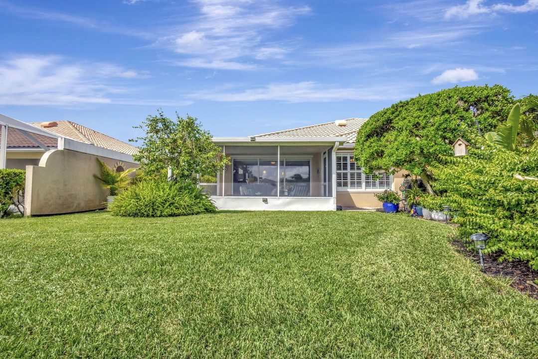 Active With Contract: $325,000 (2 beds, 2 baths, 1680 Square Feet)