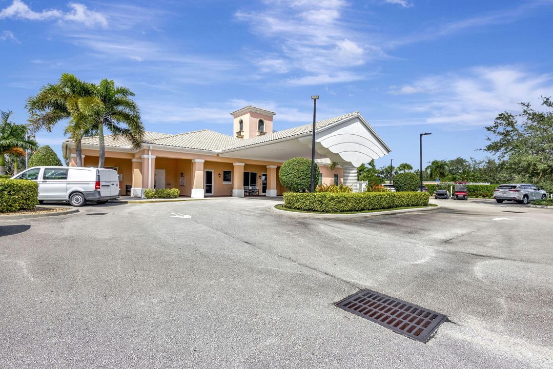 Active With Contract: $325,000 (2 beds, 2 baths, 1680 Square Feet)